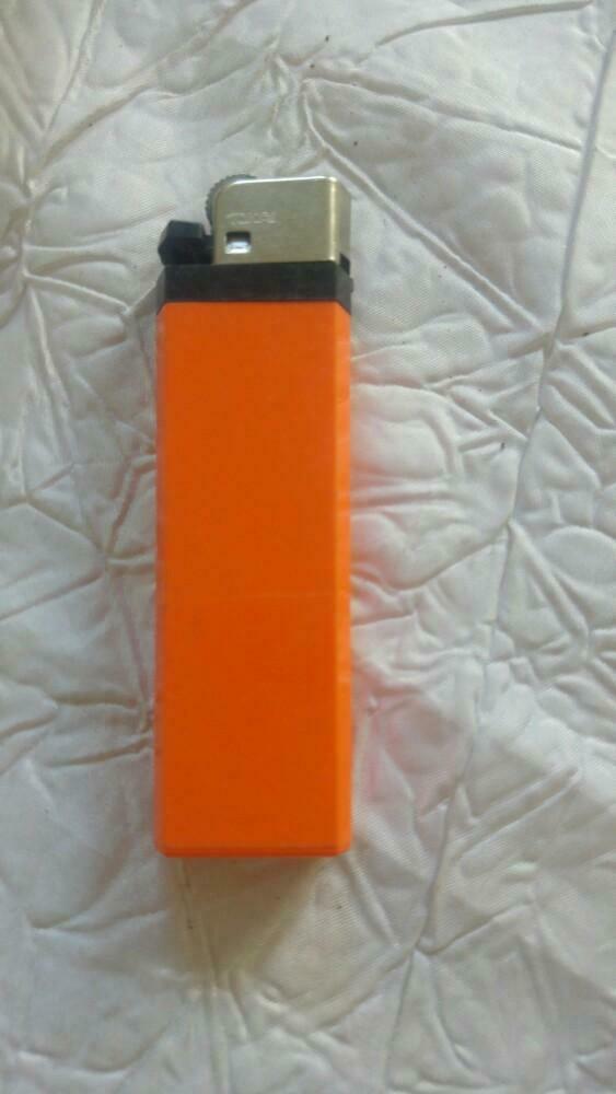 Briquet Aansteker Tokai vide orange Hup Holland, Enlèvement ou Envoi, Utilisé, Briquet