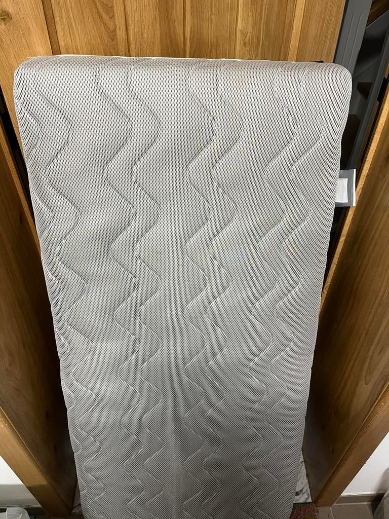 A donner: Matelas enfant – 120  60 cm – très peu utilisé, Enlèvement, Comme neuf, Matelas