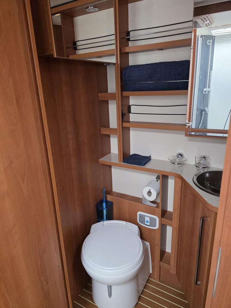 Camping-car RAPIDO 9066DH, Caravanes & Camping, 6 à 7 mètres, Réfrigérateur, 2000 kg et plus, Banquette en rond