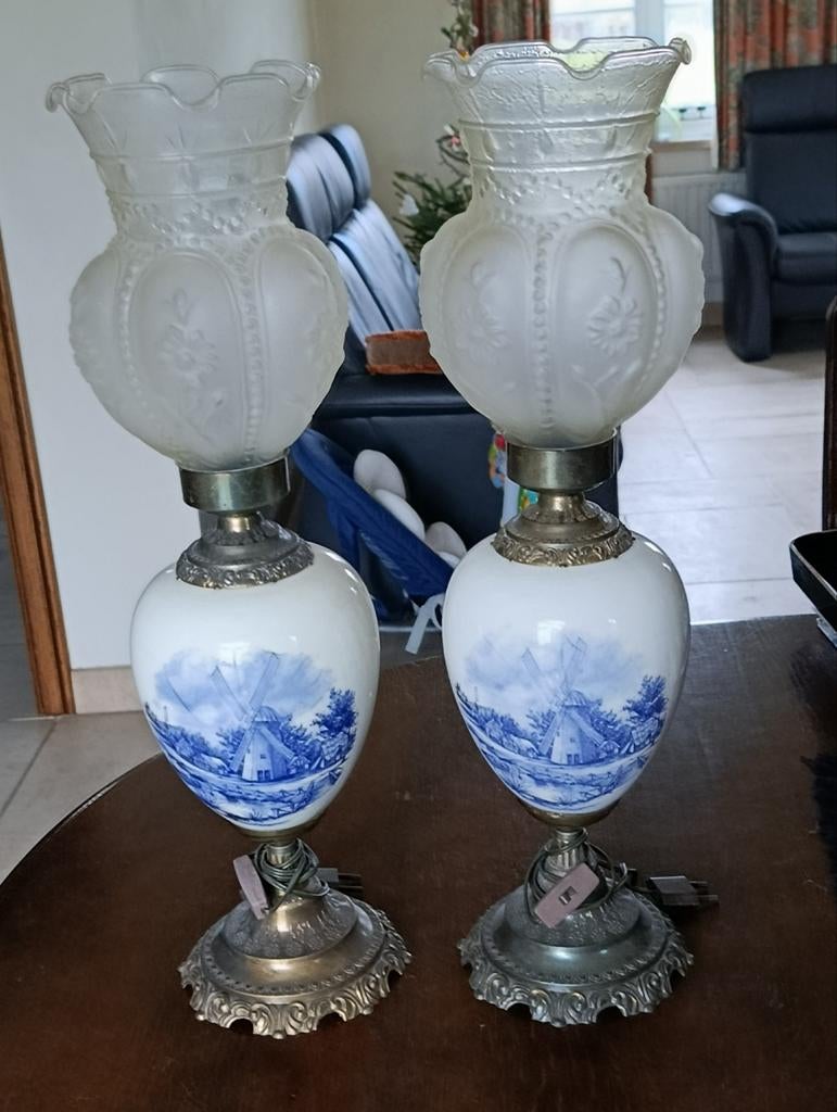 2 kandelaars met lamp in Delft motief, Ophalen