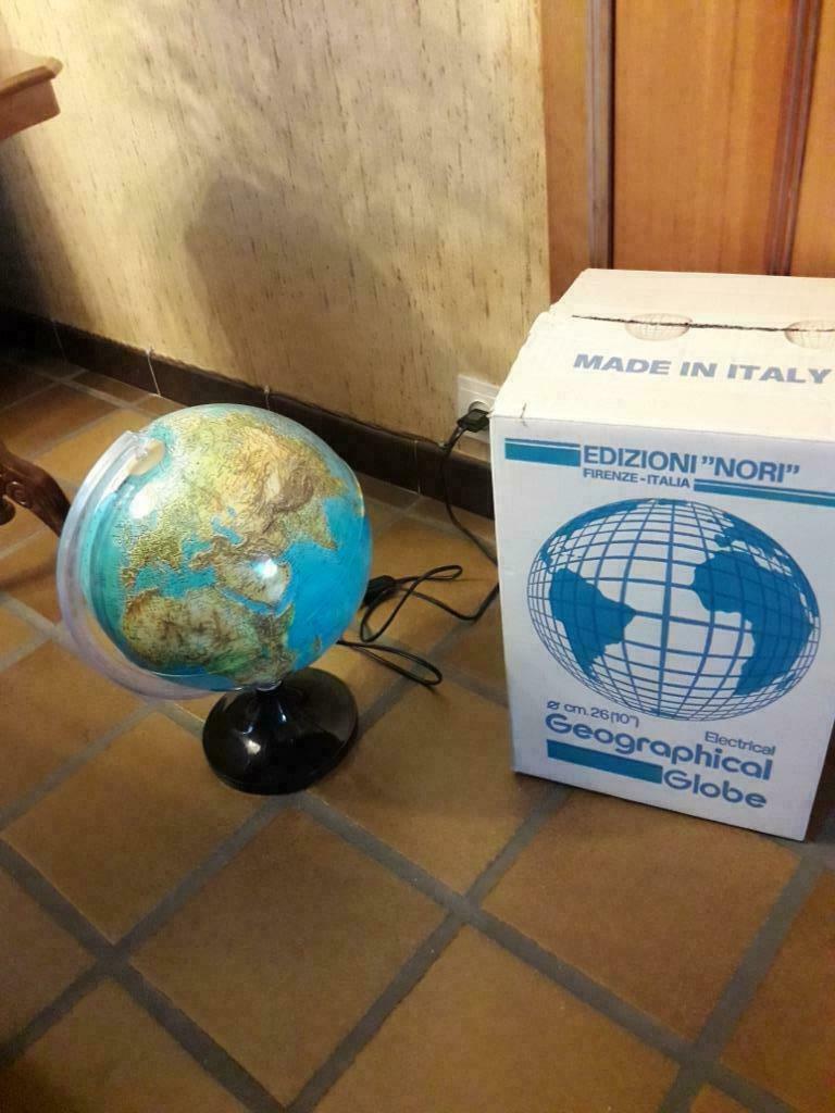 Wereldbol met licht, Ophalen, Zo goed als nieuw