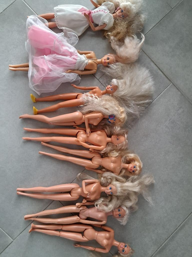 Lot barbie speelgoed, Enfants & Bébés, Jouets | Poupées, Enlèvement, Utilisé, Barbie