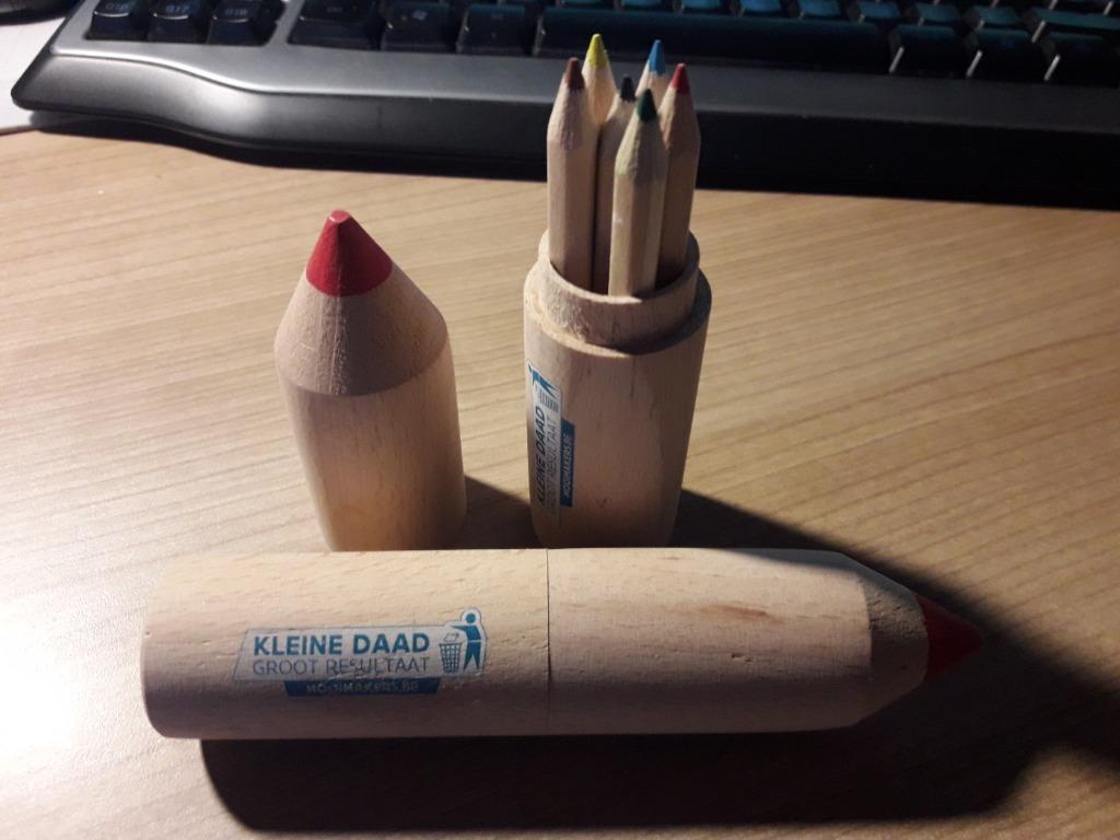 support en bois avec crayons de couleur, Enlèvement ou Envoi, Neuf, Crayon ou Feutre