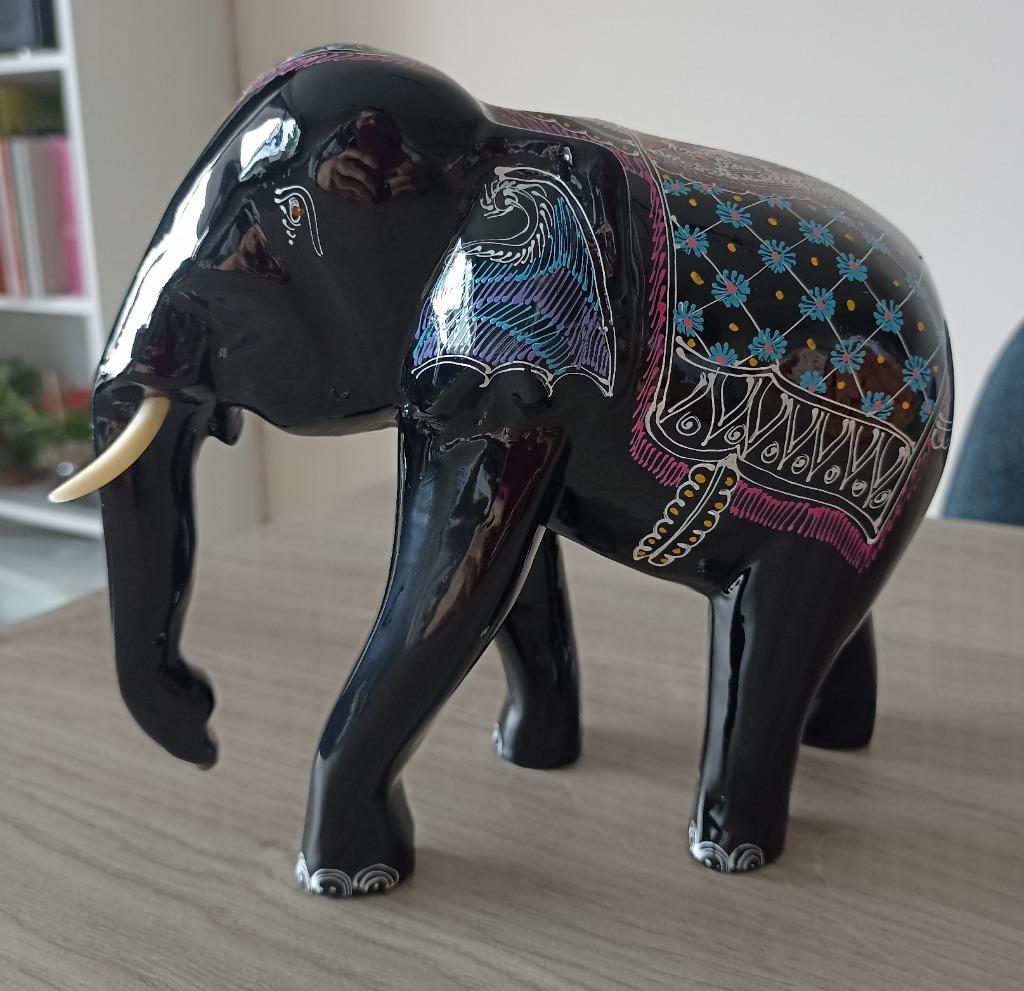 Éléphant noir en bois (18cm), Enlèvement