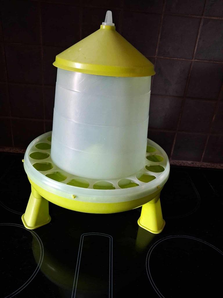 Gaun Pluimvee voertoren op pootjes - Voerdispenser, Animaux & Accessoires, Volatiles | Accessoires, Enlèvement, Utilisé, Abreuvement et Alimentation