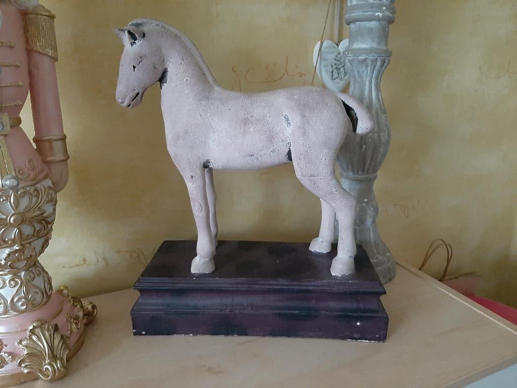 Cheval sur socle, Enlèvement ou Envoi, Comme neuf