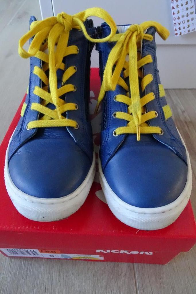 Toffe blauwe schoenen gele veters Kickers  mt 39, Gebruikt, Kickers, Schoenen, Ophalen of Verzenden
