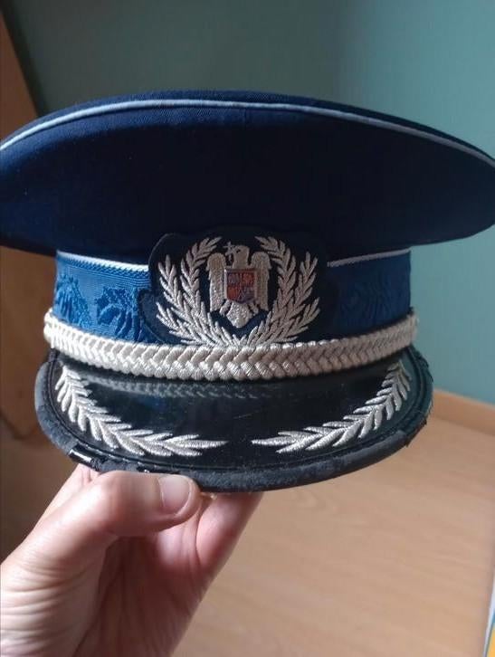 Képi commissaire de police Roumanie, Enlèvement ou Envoi