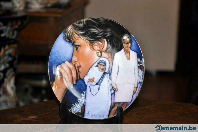 assiette  porcelaine de collection Lady dy et mère theresa, Collections, Porcelaine, Cristal & Couverts, Utilisé, Porcelaine, Enlèvement ou Envoi