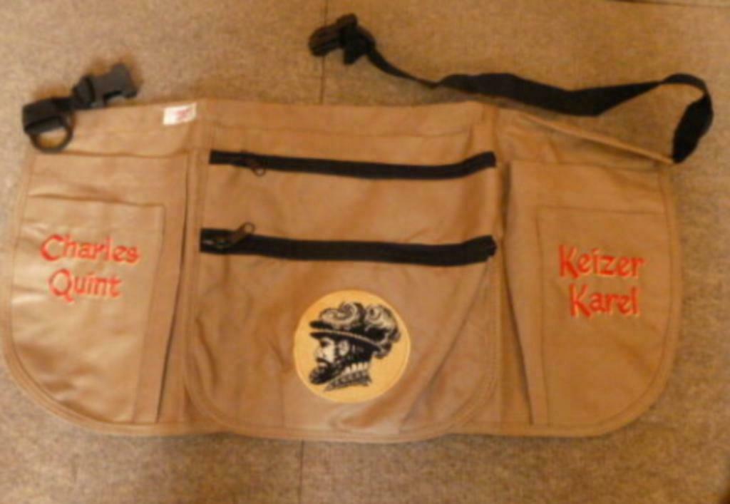 # Schort KEIZER KAREL Brouwerij Haacht - Boortmeerbeek, Ophalen of Verzenden, Nieuw, Kleding, Overige merken