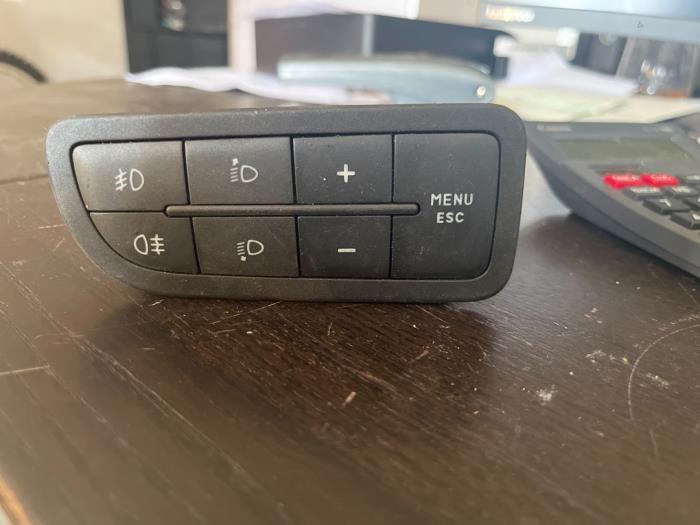 Correcteur hauteur d'un Fiat Punto, Enlèvement ou Envoi, 3 mois de garantie, Utilisé