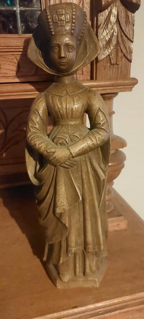 Noble dame médiévale statue antiquité, Ophalen