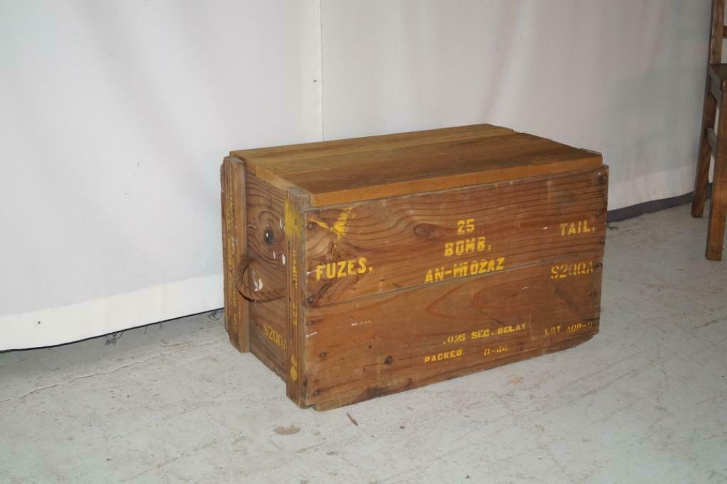 boîte / banc militaire antique dans son état d'origine, Enlèvement, Autres, Caisse ou Géocache