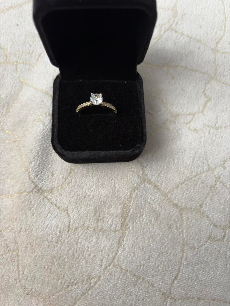 Gouden trouwring, Handtassen en Accessoires, Ringen, Nieuw, Ophalen of Verzenden, Met edelsteen, Dame