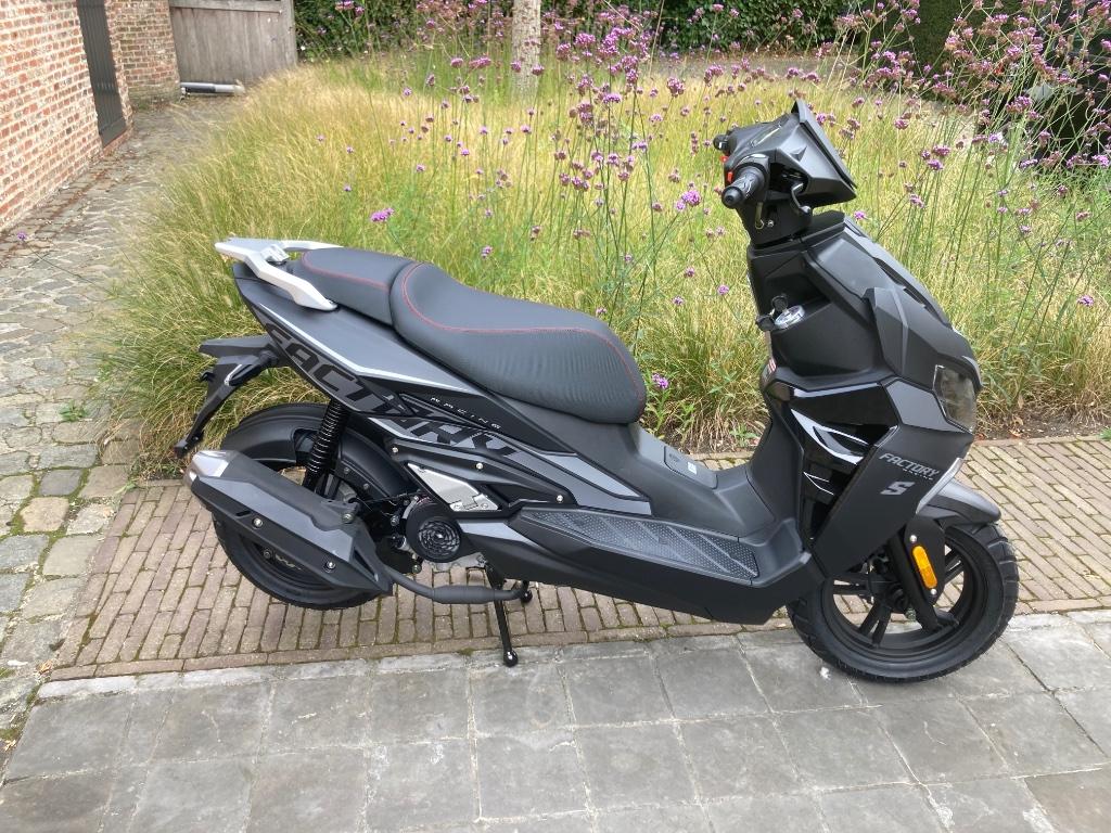Sherco Scooter 50cc, Fietsen en Brommers, Brommers | Crossbrommers, Nieuw, 50 cc, Ophalen, Overige merken