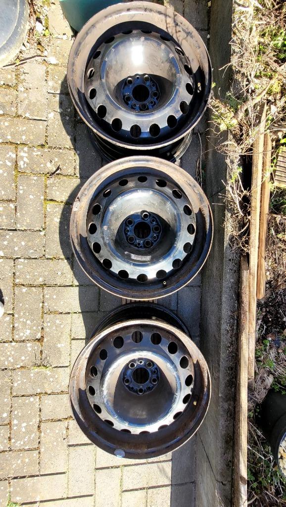 4 Jantes 16 pouces ( pneus 215 60 16) tole noire occasioni, 215 mm, 4 Saisons, Enlèvement ou Envoi, 16 pouces