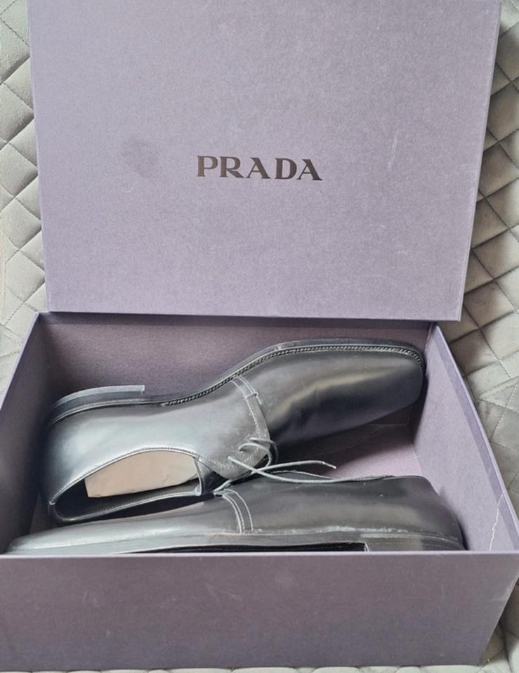 Prada chaussures, Zwart, Ophalen of Verzenden, Zo goed als nieuw, Veterschoenen