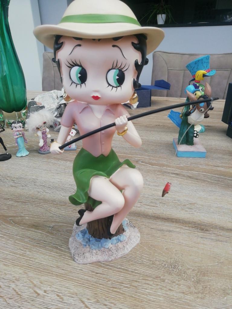 Betty boop fishing lady, Verzamelen, Stripfiguren, Ophalen of Verzenden, Betty Boop, Zo goed als nieuw, Beeldje of Figuurtje