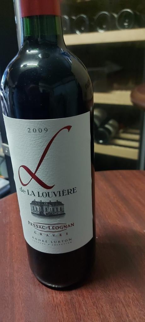 joli lot de 9 bouteilles de L de la Louvière 2009. Stee, Enlèvement, Neuf