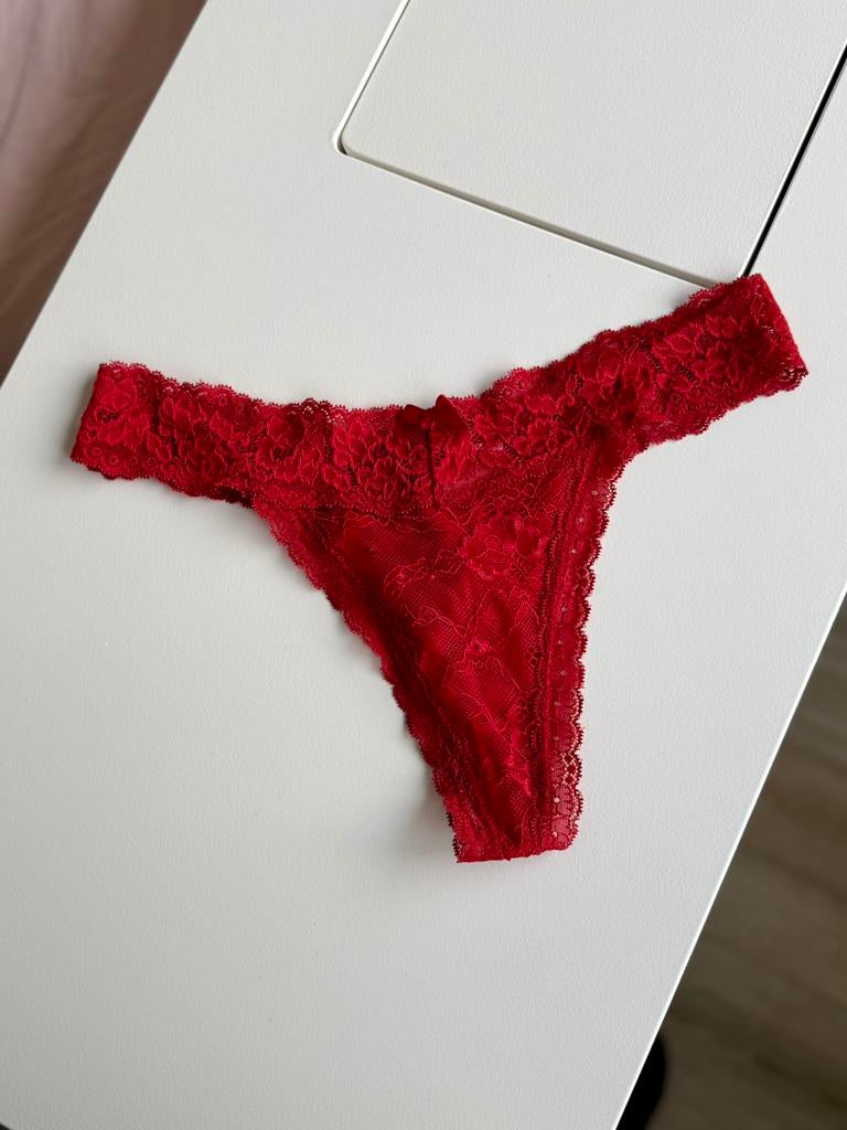 Rode kanten Hunkemoller string, Verzenden, Rood, String