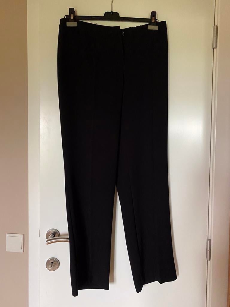 Pantalon noir Mayerline taille 40, Porté, Noir