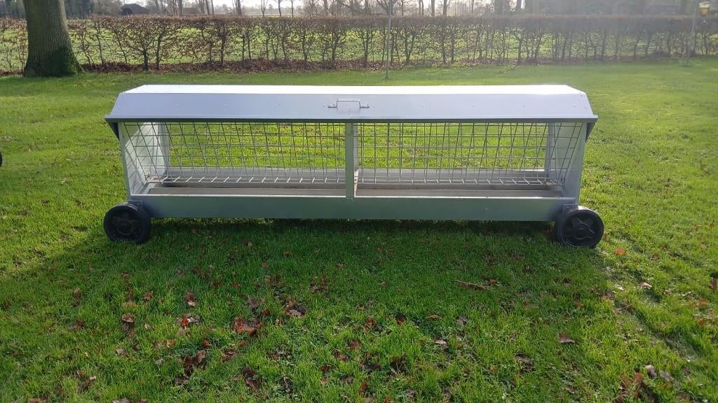 Te koop: Nieuwe verrijdbare hooiruif