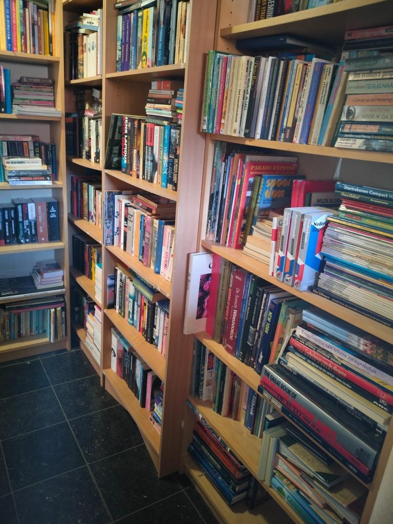 Diverse boeken van diverse schrijvers (deel 2), Boeken, Ophalen, Gelezen