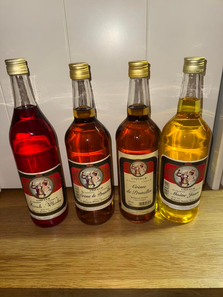 4 verschillende flessen liqueur, Collections, Vins, Enlèvement ou Envoi, Neuf, Autres types, Pleine