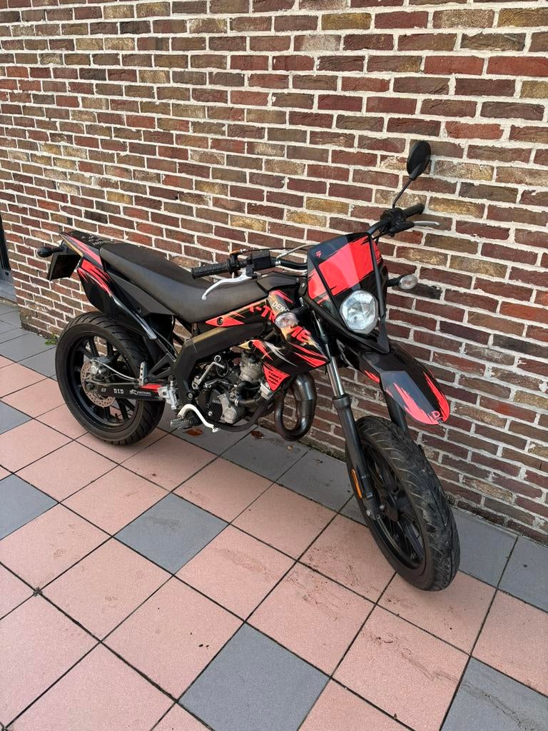 Derbi senda extreme 2016 80cc, Fietsen en Brommers, Brommers | Derbi, Ophalen, 6 versnellingen, Gebruikt, Klasse B (45 km/u)