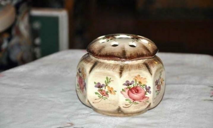 Ancien pique fleur en faience, Ophalen of Verzenden