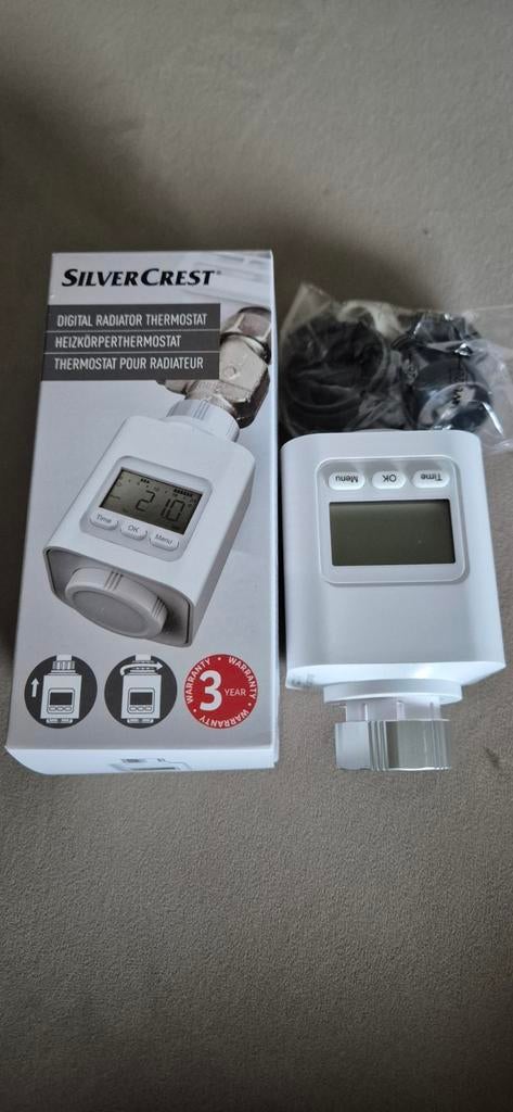 Nieuwe digital radiator Thermostat., Doe-het-zelf en Bouw, Thermostaten, Ophalen of Verzenden, Nieuw