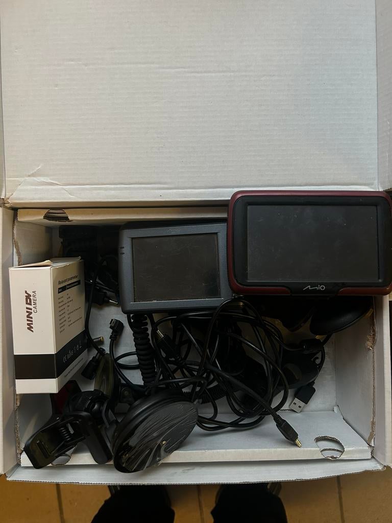 GROS LOT AUTO – Dashcam Mio + Mini caméra + Accessoires, Auto diversen, Dashcams, Ophalen, Gebruikt