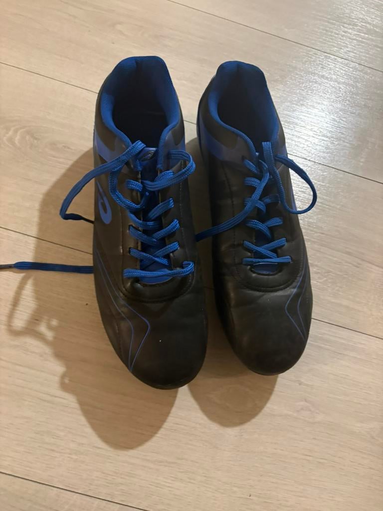 Voetbalschoenen maat 43, Sport en Fitness, Voetbal, Ophalen of Verzenden, Zo goed als nieuw
