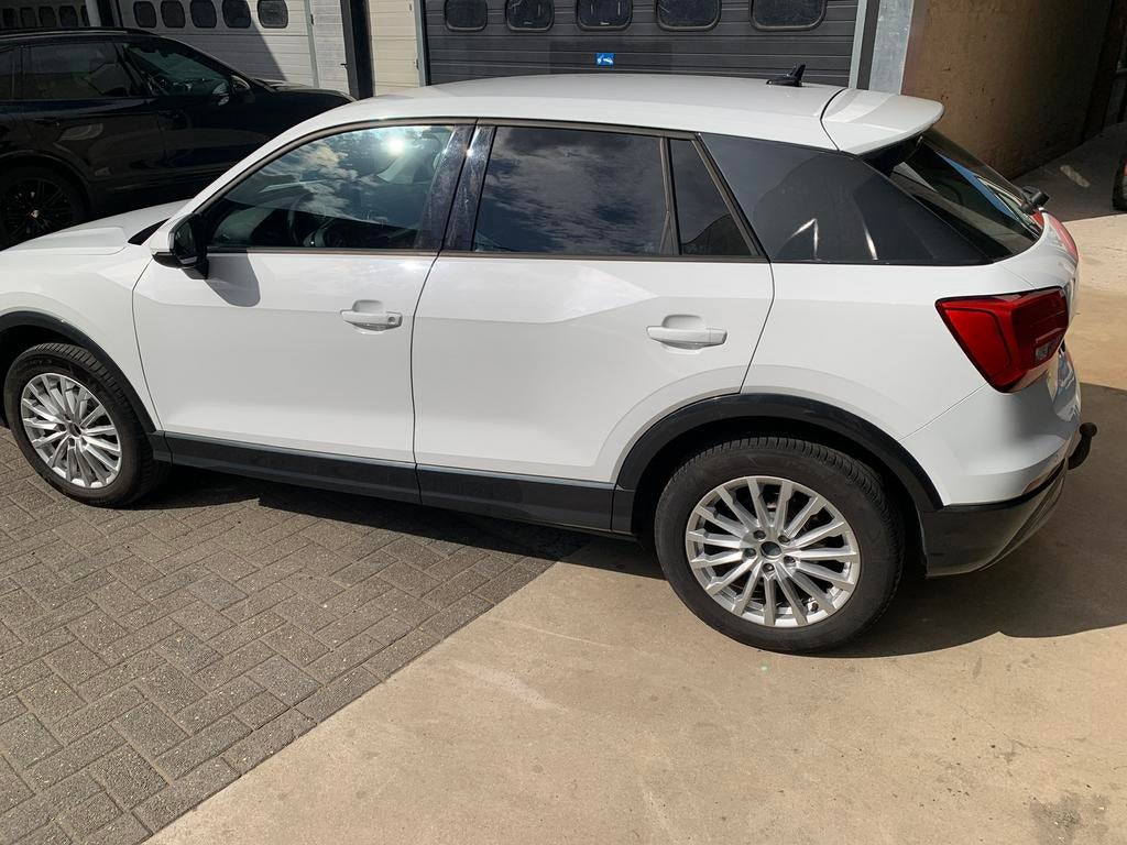 Audi Q2 35 tfsi 1,5 benzine attraction 57000km+Gps +trekhaak, Auto's, Voorwielaandrijving, Stof, 1498 cc, 4 cilinders