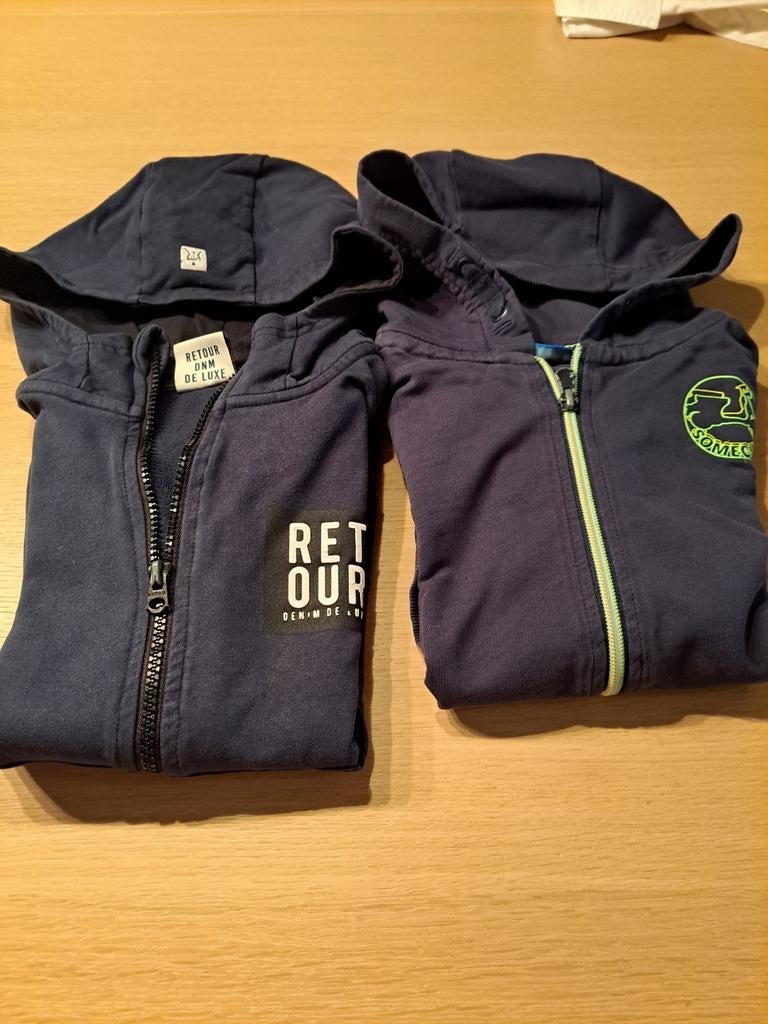Truien maat 122, 3 euro per stuk, Ophalen of Verzenden, Gebruikt, Jongen, Trui of Vest