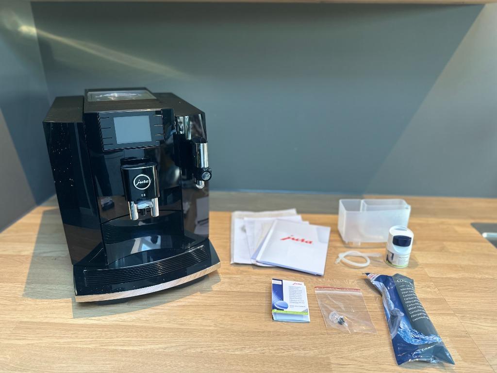 Jura E8 Piano Black Koffiemachine, Nieuwe Service + Garantie, Electroménager, Cafetières, Réservoir d'eau amovible, Enlèvement ou Envoi