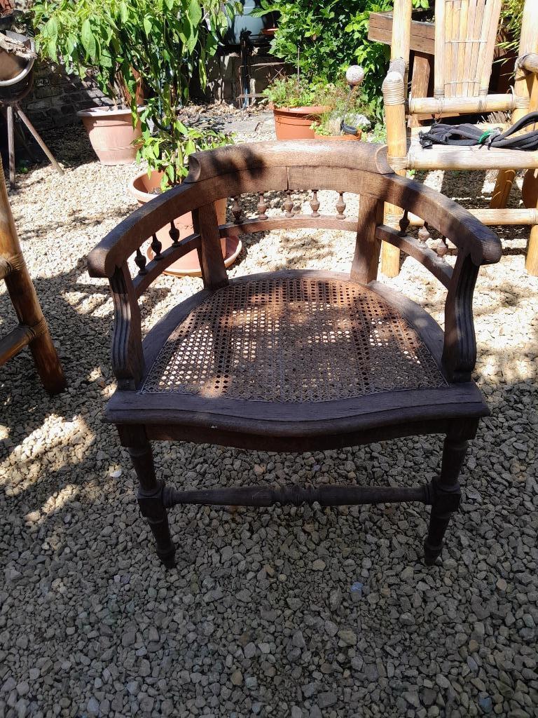 Fauteuil en chêne ancien, Enlèvement