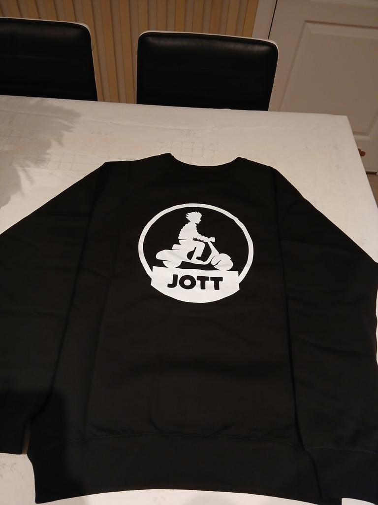 2 pulls Jott un noir et un bleu foncé, Enlèvement ou Envoi