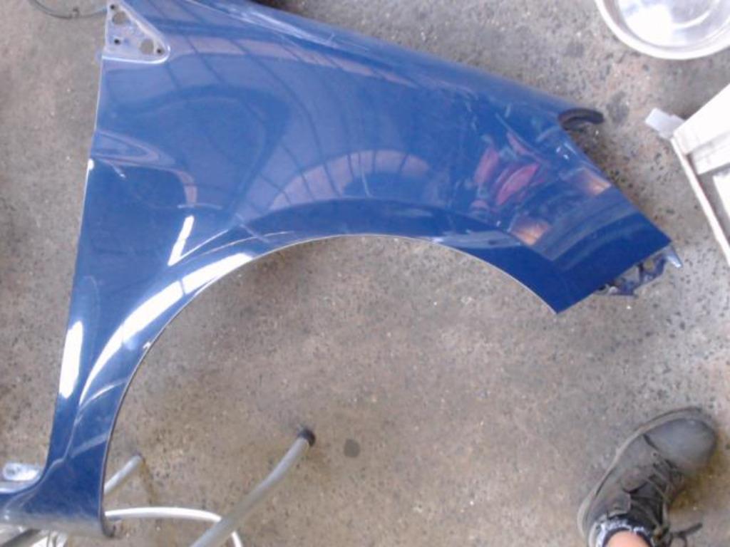 Aile avant droit Renault Clio 3 1.2i 48kw 2005-2009 (185), Enlèvement, Utilisé, Avant, Renault