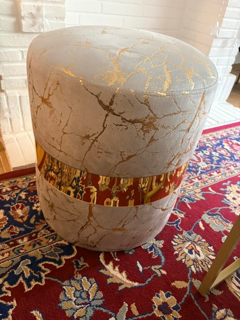 Lot de deux chaises et un pouf, Ophalen, Zo goed als nieuw