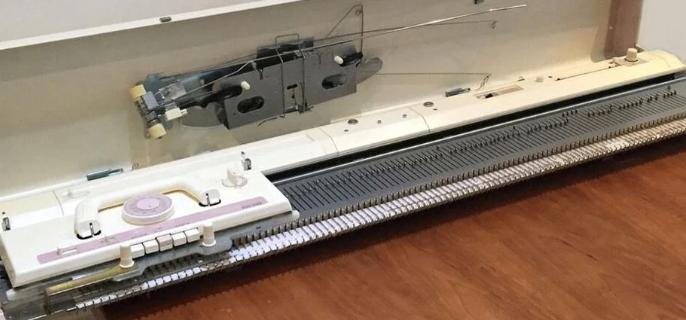 Breimachine- twee machines., Hobby en Vrije tijd, Breien en Haken, Zo goed als nieuw, Breien, Machine, Ophalen of Verzenden