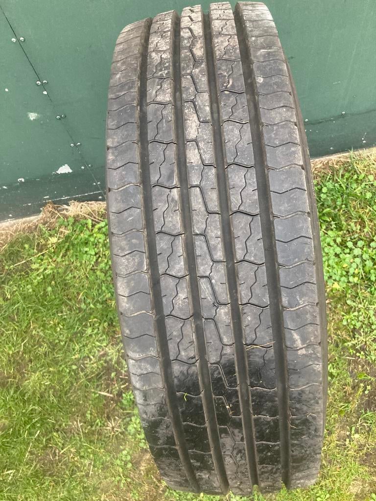 Vrachtwagenbanden Dunlop 215/75R17,5 (bijna nieuw), Auto-onderdelen, Vrachtwagen-onderdelen, Ophalen