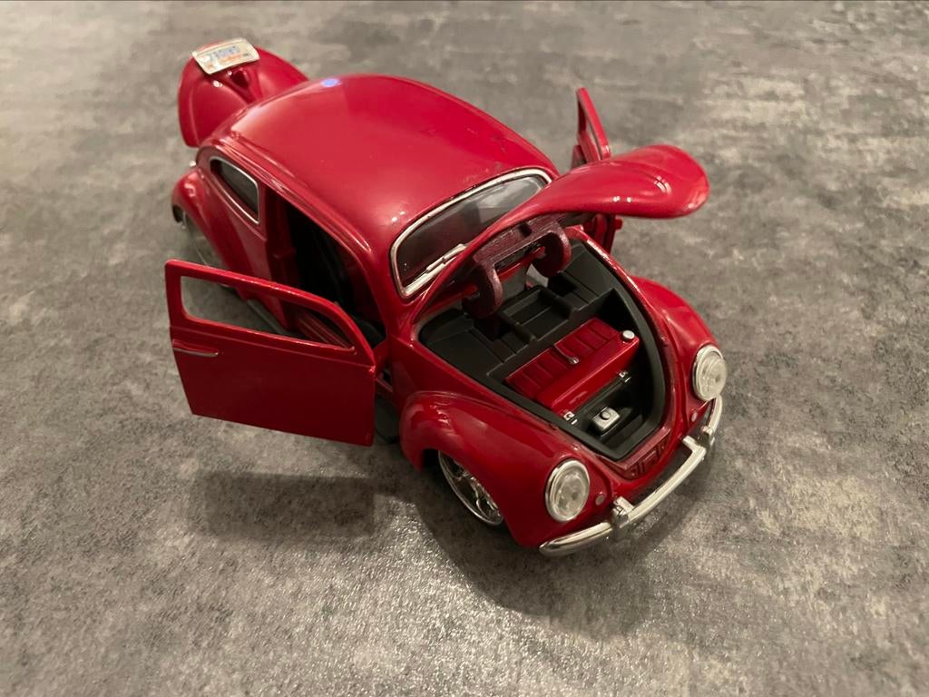 VW Beetle schaalmodel 1:24, Hobby en Vrije tijd, Ophalen of Verzenden, Zo goed als nieuw, Auto, Maisto