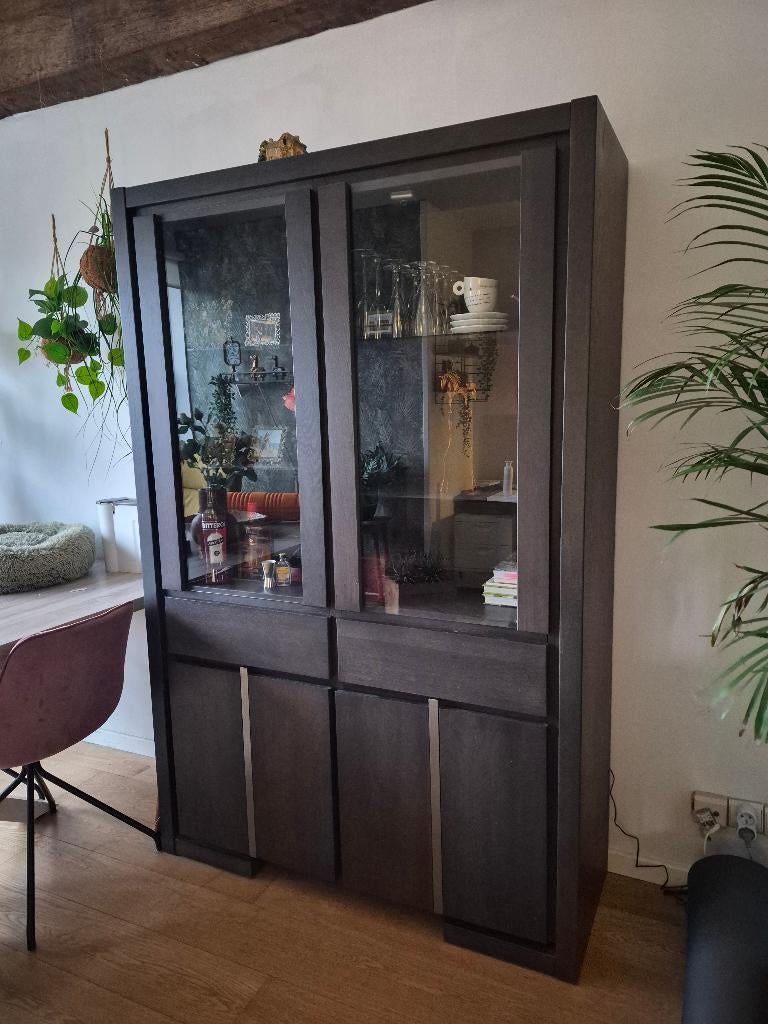 vitrinekast wengé, Huis en Inrichting, Kasten | Vitrinekasten, Ophalen, Met plank(en), 100 tot 150 cm, Zo goed als nieuw
