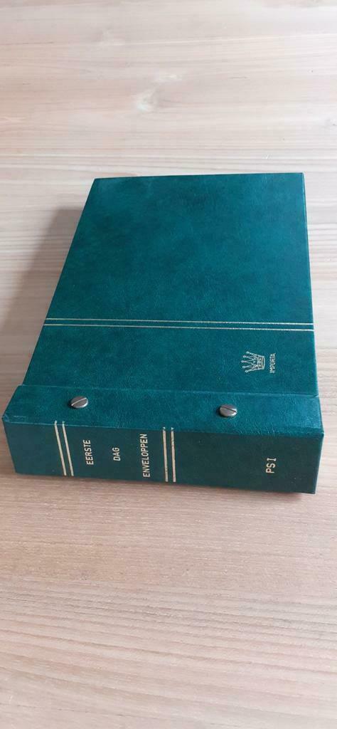 Vol album met 24 eerste dag enveloppes van 1957tot1985, Ophalen of Verzenden, Onbeschreven