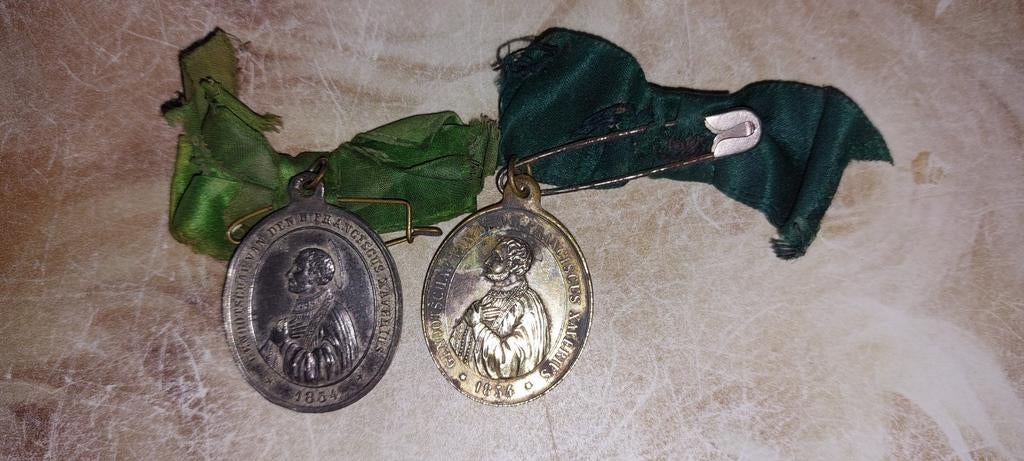 Medallion Franciscus Xaverius 1854  2 stuks, Antiek en Kunst, Ophalen of Verzenden