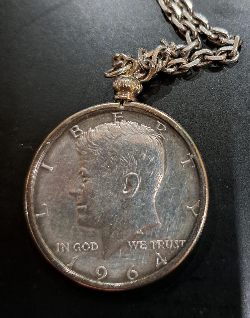 Chaine avec un demi dollars Kennedy  année 1964 en argent, Enlèvement, Argent