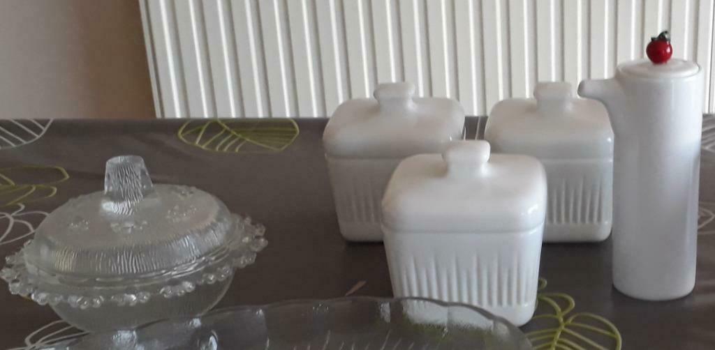 4 potjes en kannetje, Ophalen, Zo goed als nieuw, Overige typen