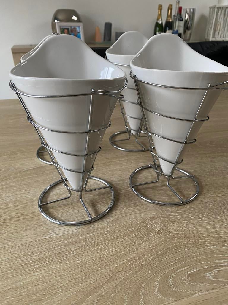 Cornets pour frites, Ophalen, Zo goed als nieuw, Effen, Kom(men)