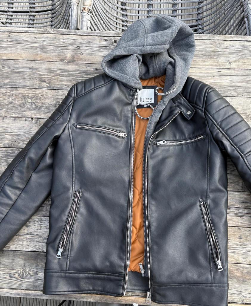 Veste en cuir noir de marque Jules, avec capuche amovible, JULES, Enlèvement ou Envoi, Comme neuf, Taille 46 (S) ou plus petite